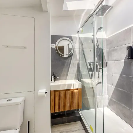 Apartment Cozy Near Rer B